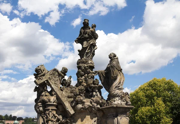 Madonna Bernard Standbeeld Karelsbrug Praag Tsjechië — Stockfoto