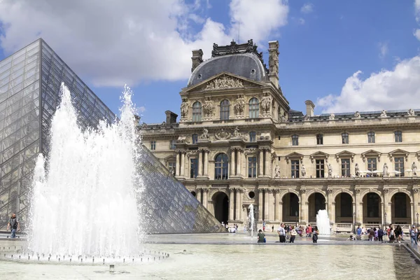 París Francia Museo Del Louvre Uno Los Museos Más Grandes —  Fotos de Stock