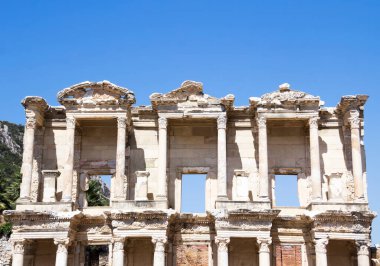 Türkiye 'nin Efes kentindeki Celsus Kütüphanesi