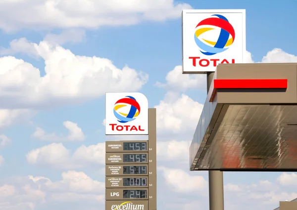 Totales Schild Das Eine Tankstelle Ausweist Total Ist Ein Multinationaler — Stockfoto