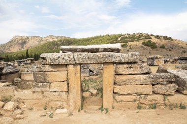Türkiye 'nin Hierapolis antik kentinin kalıntıları