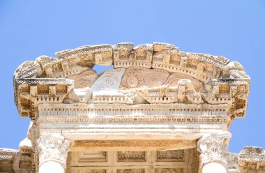 Türkiye 'nin Efes kentindeki Celsus Kütüphanesi