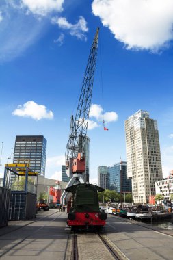 ROTTERDAM, NETHERLANDS - 9 Mayıs 19: Denizcilik Müzesi Rotterdam 'ın en eski deniz limanı. Hollanda, Rotterdam 'da liman ve modern