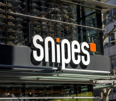 STUTTGART, ALMANY: keskin nişancı. 1998 'de Essen' de kurulan Alman şirketinin 100 'den fazla dükkanı var.