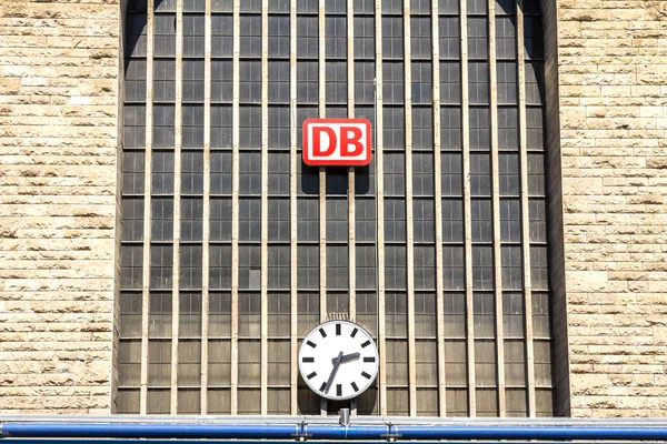 Stuttgart Alemania Stuttgart Main Railway Station Deutsche Bahn Sign Clock — Foto de Stock