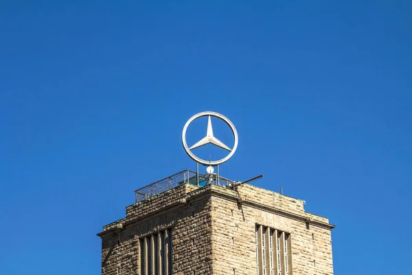 Stuttgart Alemania Torre Estación Central Stuttgart Con Logotipo Giratorio Mercedes — Foto de Stock