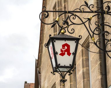 Roth, Almanya: Apotheke, Almanca eczane işareti Apotheke, Almanca eczane işareti