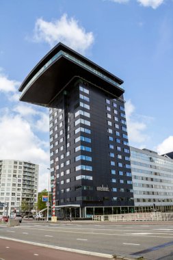 ROTTERDAM, NETHERLANDS - 9 Mayıs 2019:; Rotterdam 'daki Altın Lale Oteli.