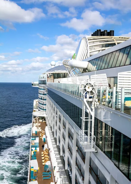德国汉堡 在Aidaperla号游轮上 Aidaperla号是Aida Cruises号最新 最现代化的游轮 是嘉年华公司 Carnival Corp 旗下10家品牌之一 — 图库照片