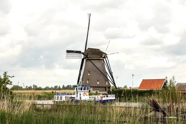 Голландский Сельский Пейзаж Ветряными Мельницами Знаменитом Туристическом Объекте Киндердейк Роттердам — стоковое фото