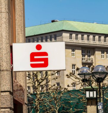 Hamburg, Almanya: Sparkasse, bir Alman tasarruf bankası şubesi, marka logosu