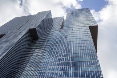 De Rotterdam, Rotterdam 'da bulunan Wilhelminapier' in mimarı Rem Koolhaas tarafından tasarlanan bir borazandır..