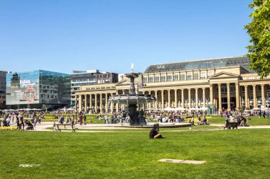 STUTTGART, GERMANY - 20 Nisan 2019: Almanya 'nın Stuttgart kentindeki sokak manzarası