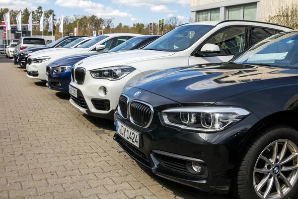 Nurnberg Alemania Bmw Coches Estacionados Frente Concesionario Automóviles Vista Coches — Foto de Stock