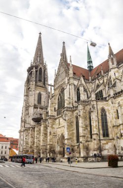 REGENSBURG, BAVARIA, Almanya: Dom St. Peter, Almanya, Bavyera 'daki Regensburg Katedrali