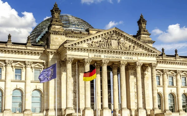 Здание Рейхстага Берлине Парламент Германии — стоковое фото
