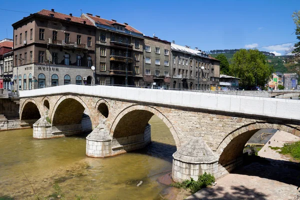 Most Rzece Miljacka Sarajewie Stolicy Bośni Hercegowiny — Zdjęcie stockowe