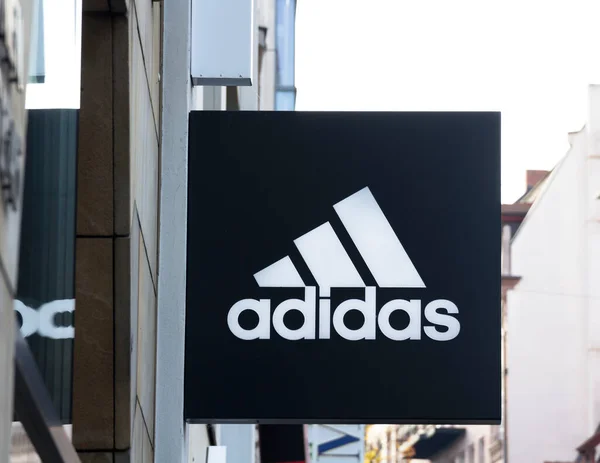 Nurnberg Německo Logo Adidas Zdi Adidas Německá Nadnárodní Společnost Která — Stock fotografie