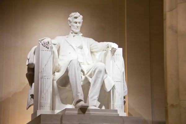 Washington Abraham Lincoln Szobor Lincoln Emlékműben — Stock Fotó