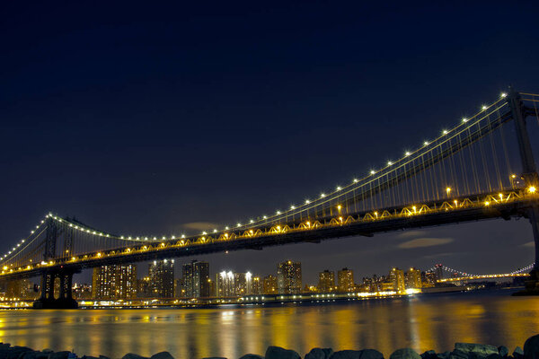 Manhattan Bridge and lower Manhattan, New York City, USA