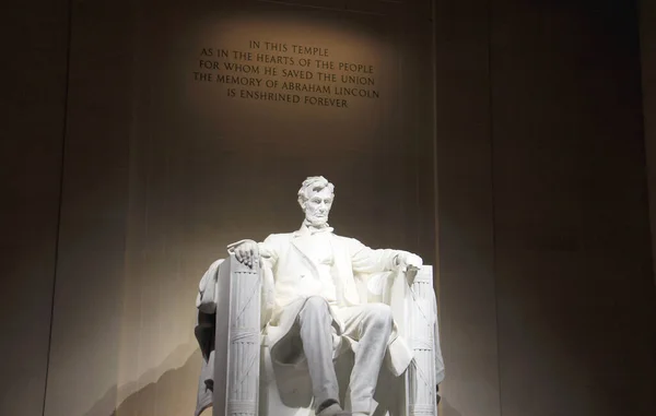 Washington Abraham Lincoln Szobor Lincoln Emlékműben — Stock Fotó