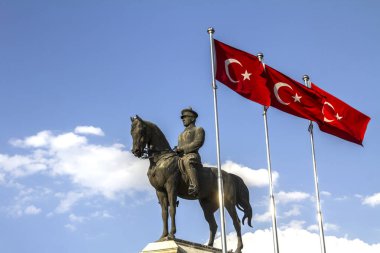 Çağdaş Türkiye 'nin kurucusu Atatürk Heykeli, başkent Ankara, Ulus Meydanı