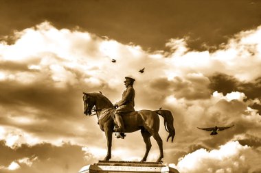 Çağdaş Türkiye 'nin kurucusu Atatürk Heykeli, başkent Ankara, Ulus Meydanı