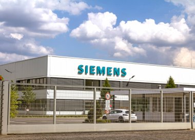 Furth, Almanya: Siemens şirket binası; Siemens AG 1847 yılında kurulan bir Alman şirketidir.