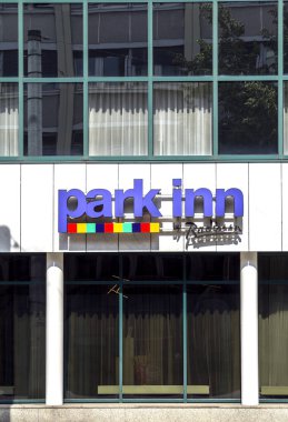 Nurnberg, Almanya: Nuremberg 'deki Radisson' ın Park Inn Oteli 'nin imza panosu. Uluslararası Carlson Şirketleri 'ne bağlı otel zinciri..