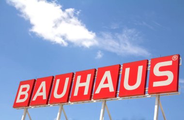 Ankara, Türkiye: Bauhaus şubede imza attı. Bauhaus, ev geliştirme, bahçıvanlık ve atölye çalışmaları için İsviçre merkezli bir pan-Avrupa perakende zinciri..