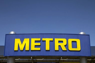 Ankara, Türkiye: Bir süpermarketin Metro logosu. Metro nakit ve taşıma, toptan satış işinde önde gelen uluslararası bir oyuncu.
