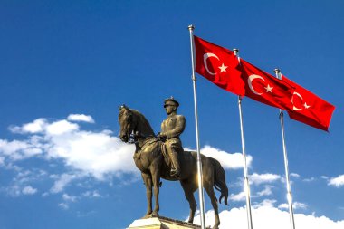 Çağdaş Türkiye 'nin kurucusu Atatürk Heykeli, başkent Ankara, Ulus Meydanı