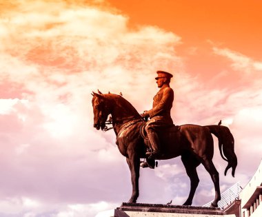 Çağdaş Türkiye 'nin kurucusu Atatürk Heykeli, başkent Ankara, Ulus Meydanı