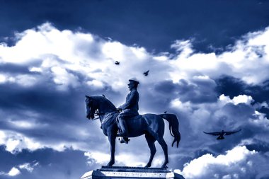 Çağdaş Türkiye 'nin kurucusu Atatürk Heykeli, başkent Ankara, Ulus Meydanı