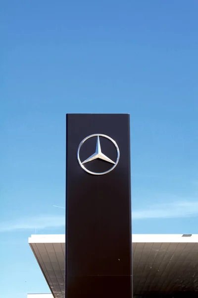 Nurnberg Alemania Logo Mercedes Benz Cerca Edificio Concesionarios Mercedes Benz — Foto de Stock