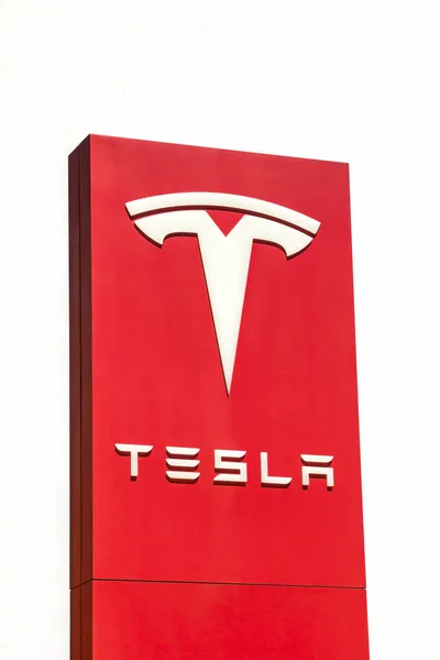 Nurnberg Niemcy Centrum Serwisowe Tesla Motors Wieloma Luksusowymi Samochodami Tesla — Zdjęcie stockowe