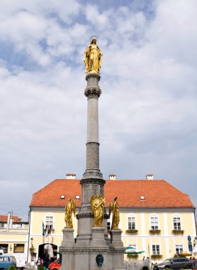 Zagreb 'de Bakire Meryem heykeli