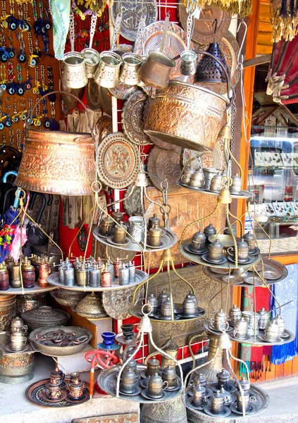アンカラ トルコ アンカラのウルスの路上市場で東洋の銅製品 — ストック写真