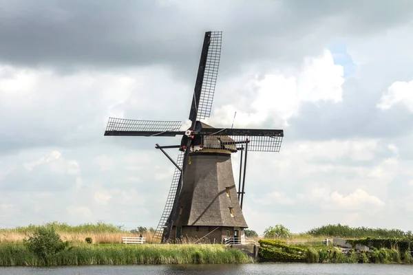 Die Ländliche Landschaft Der Niederlande Mit Windmühlen Berühmten Touristenort Kinderdijk — Stockfoto