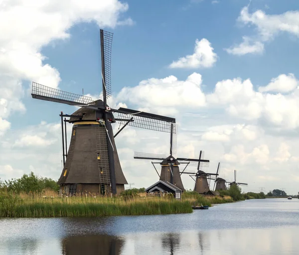 Die Ländliche Landschaft Der Niederlande Mit Windmühlen Berühmten Touristenort Kinderdijk — Stockfoto