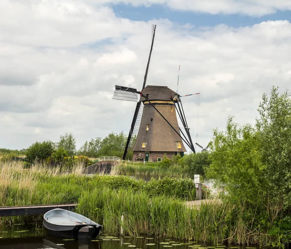 Holanda Paisagem Rural Com Moinhos Vento Famoso Local Turístico Kinderdijk — Fotografia de Stock