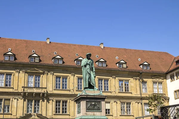 Stuttgart Apr 2019 슈투트가르트에서 쉴러에게 보내는 기념물 스퀘어 역사적 건물들 — 스톡 사진