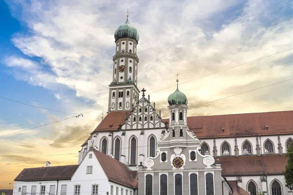 ドイツのアウクスブルク アウクスブルクの有名な福音派聖ウルリッヒ教会 — ストック写真