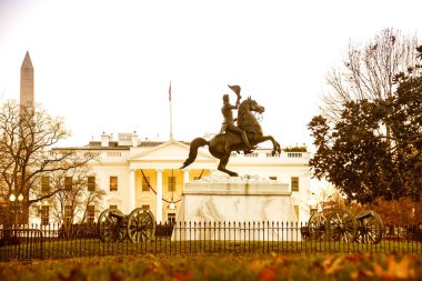 Andrew Jackson 'ın Washington' daki Beyaz Saray yakınlarındaki heykeli.