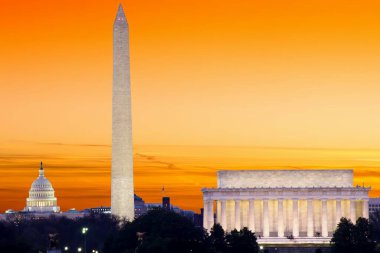 Lincoln Anıtı, Washington Anıtı ve ABD Kongre Binası da dahil olmak üzere Washington DC silueti