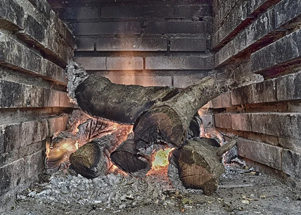 şenlik ateşi