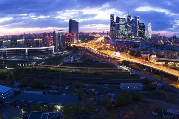Vista de Moscou com edifícios altos — Fotografia de Stock