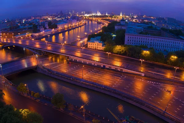 Widok na miasto z wysokości budynku — Zdjęcie stockowe