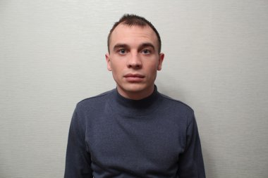 Farklı duygular ifade adam