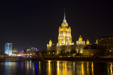 Ucraina hotel di notte